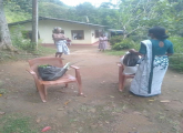 කොවිඩ් 19 රෝගය හේතුවෙන් නිරෝධායන වන පවුල් සඳහා අත්‍යාවශය භාණ්ඩ ලබා දීම.
